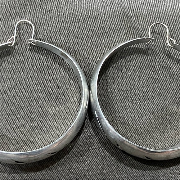 Alpaca Silver Hoops - Picture 2 of 8